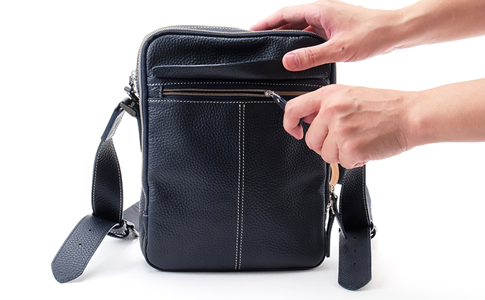 牛革　ショルダーバック縦型　紺
