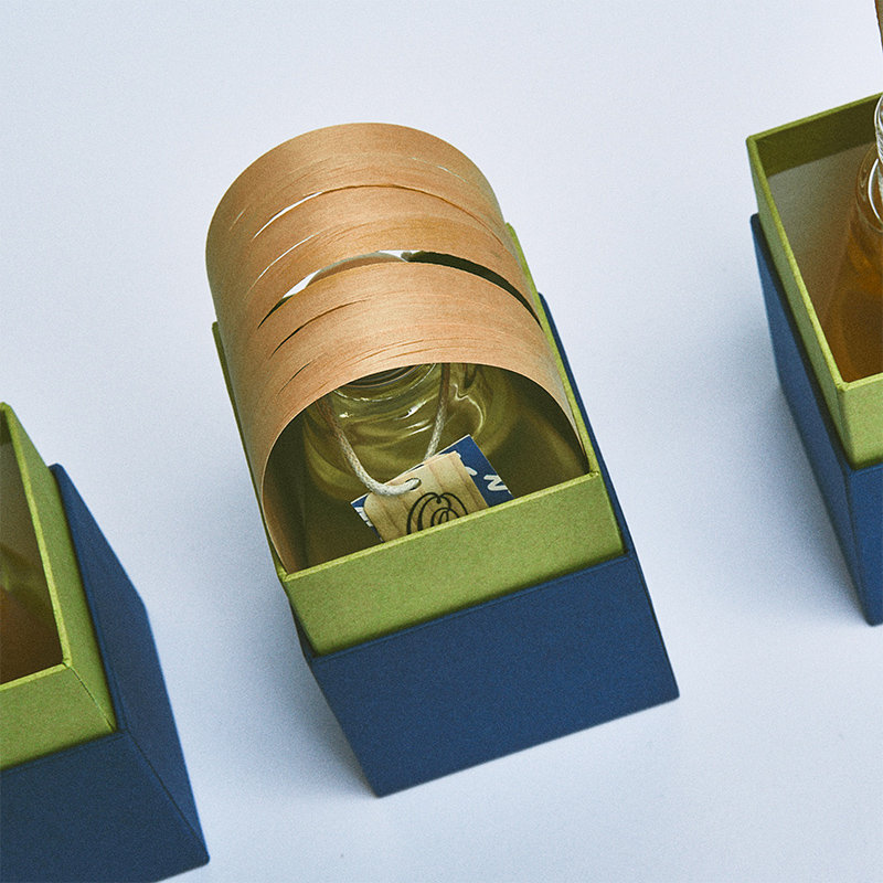 3ヵ月連続お届け】アロマディフューザー TUKI 200ml アロマグッズ