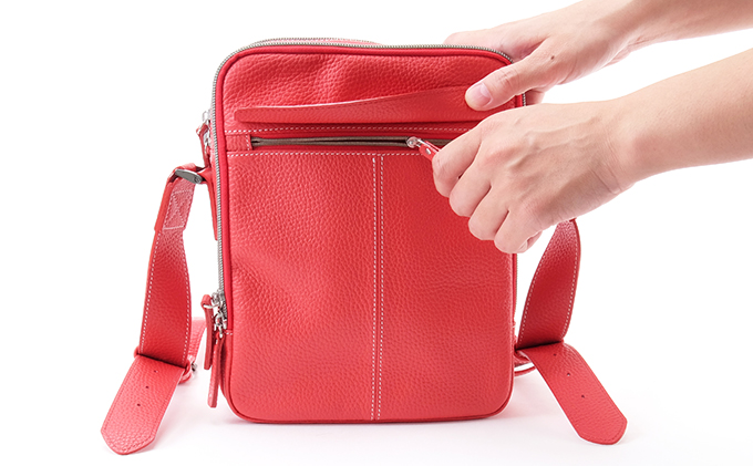 牛革　ショルダーバック縦型　赤