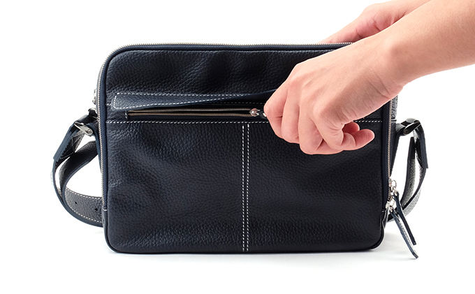 牛革　ショルダーバック横型　紺