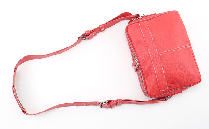 牛革　ショルダーバック横型　赤