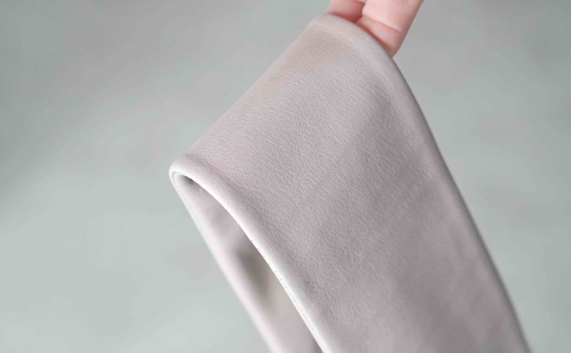 シルキータッチしっとりレザー 軽く柔らかい袋タイプ・ＬＵＡ(ＬＡ００３)＃ペールトープ バッグ ショルダーバッグ レザー 革製品 牛革 日本製  軽量 墨田区 東京