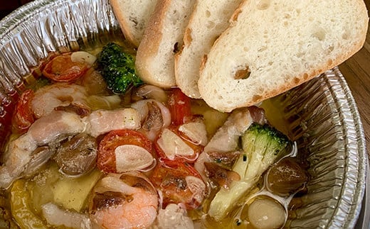 バラエティセット（チーズタッカルビ、アヒージョ、旨辛もつ煮 各1袋）絶品 おかず 濃厚 香ばしい 本格 温めるだけ 簡単 本格的 ご飯 お酒 ほんかく かんたん お歳暮 お中元 F6T-716