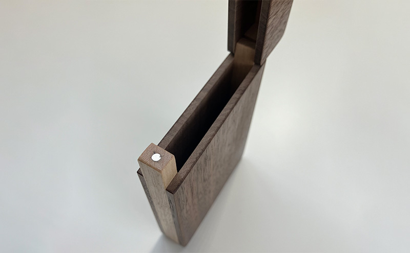 木製　名刺入れ（W・M） 木製 ウォールナット材 北海道産 メジロカバ材 プレゼント 贈り物