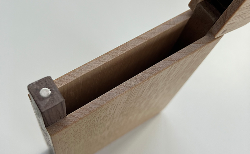 木製　名刺入れ（M・W）木製 北海道産 メジロカバ材 ウォールナット材 プレゼント 贈り物