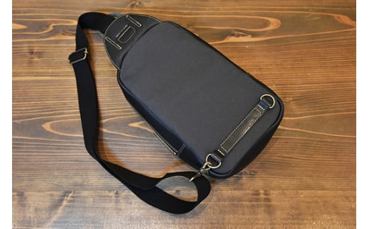 帆布と革のワンショルダーバッグ　近江牛レザー　地産帆布　アイアングレー【CC37W】