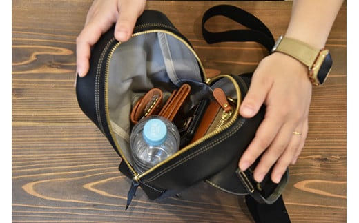 帆布と革のワンショルダーバッグ　近江牛レザー　地産帆布　アイアングレー【CC37W】