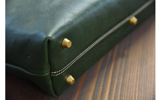 近江牛レザーを贅沢に使った　本革トートバッグ　ディープグリーン【CC38W】