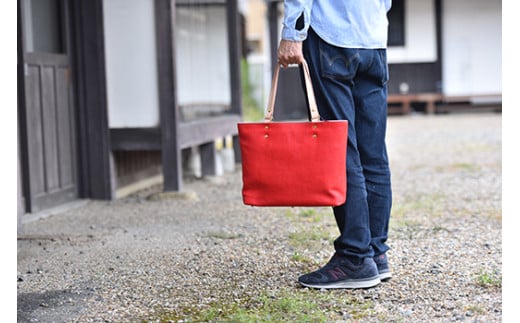 近江牛レザーを贅沢に使った　本革トートバッグ　ルビーレッド【CC39W】