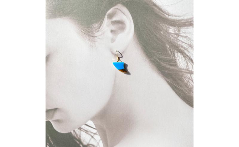 【ふるさと納税】茅ヶ崎市 湘南 陶磁器 ピアス 上品 かわいい レディース ギフト プレゼント 誕生日 母の日 お祝い サマーギフト ゴールド 金 アート アクセサリー Artopus.SHONAN イヤリング フィン ブルー