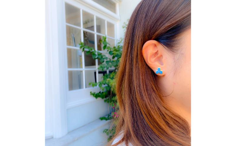 【ふるさと納税】茅ヶ崎市 湘南 陶磁器 ピアス 上品 かわいい レディース ギフト プレゼント 誕生日 母の日 お祝い サマーギフト ゴールド 金 アート アクセサリー Artopus.SHONAN イヤリング ファミリア ピンク