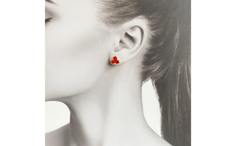 【ふるさと納税】茅ヶ崎市 湘南 陶磁器 ピアス 上品 かわいい レディース ギフト プレゼント 誕生日 母の日 お祝い サマーギフト ゴールド 金 アート アクセサリー Artopus.SHONAN イヤリング ファミリア レッド