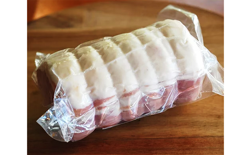 長期熟成布巻きロースハムブロック（カナダ、アメリカ産素材使用）2.4kg(約800gx３パック)　冷蔵　食品 加工肉 豚肉 ハム ロースハム 手作り 国内産 熟成 香辛料 ハーブ スモーク おつまみ