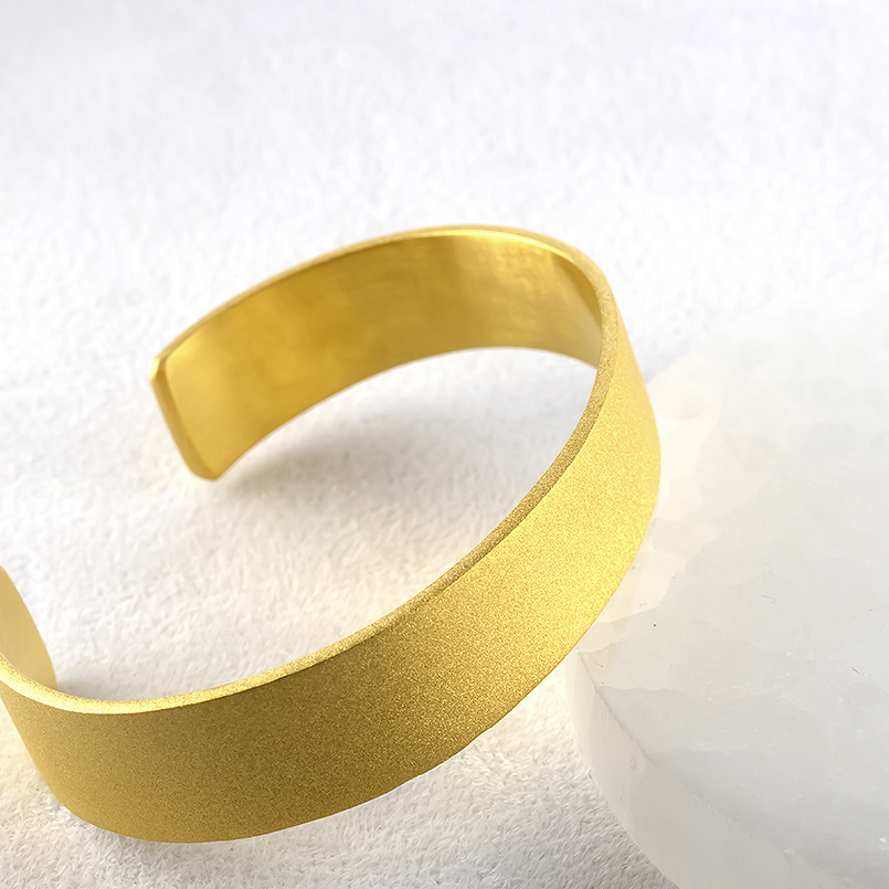 山梨県昭和町のふるさと納税 ブレスレット 純金 造幣局検定刻印付 K24 鍛造技法 幅15mm 腕周り20cm 210204105tmunik24-20 SWAA240