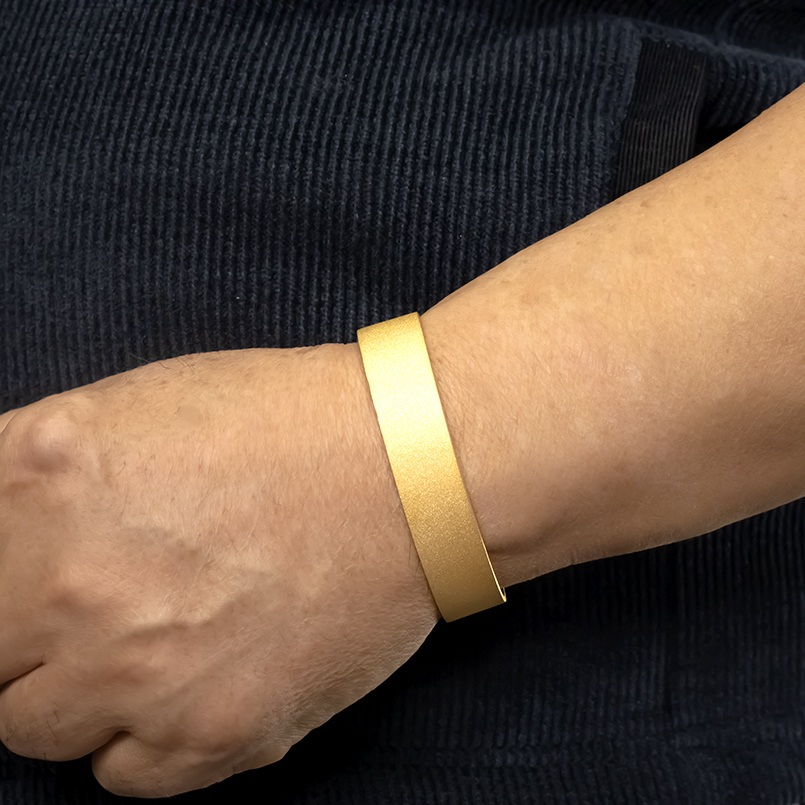 山梨県昭和町のふるさと納税 ブレスレット 純金 造幣局検定刻印付 K24 鍛造技法 幅15mm 腕周り20cm 210204105tmunik24-20 SWAA240