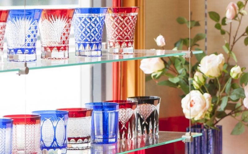 江戸切子 すみだモダン認証品 ミニオールドグラス 菊繋ぎ 黒 ヒロタグラスクラフト 高級 切子 日本酒 ミニグラス グラス ガラス コップ ガラスコップ ぐいのみ 食器 工芸品 伝統工芸 ギフト プレゼント 贈答 贈答品 贈り物 お祝い 退職祝い 東京