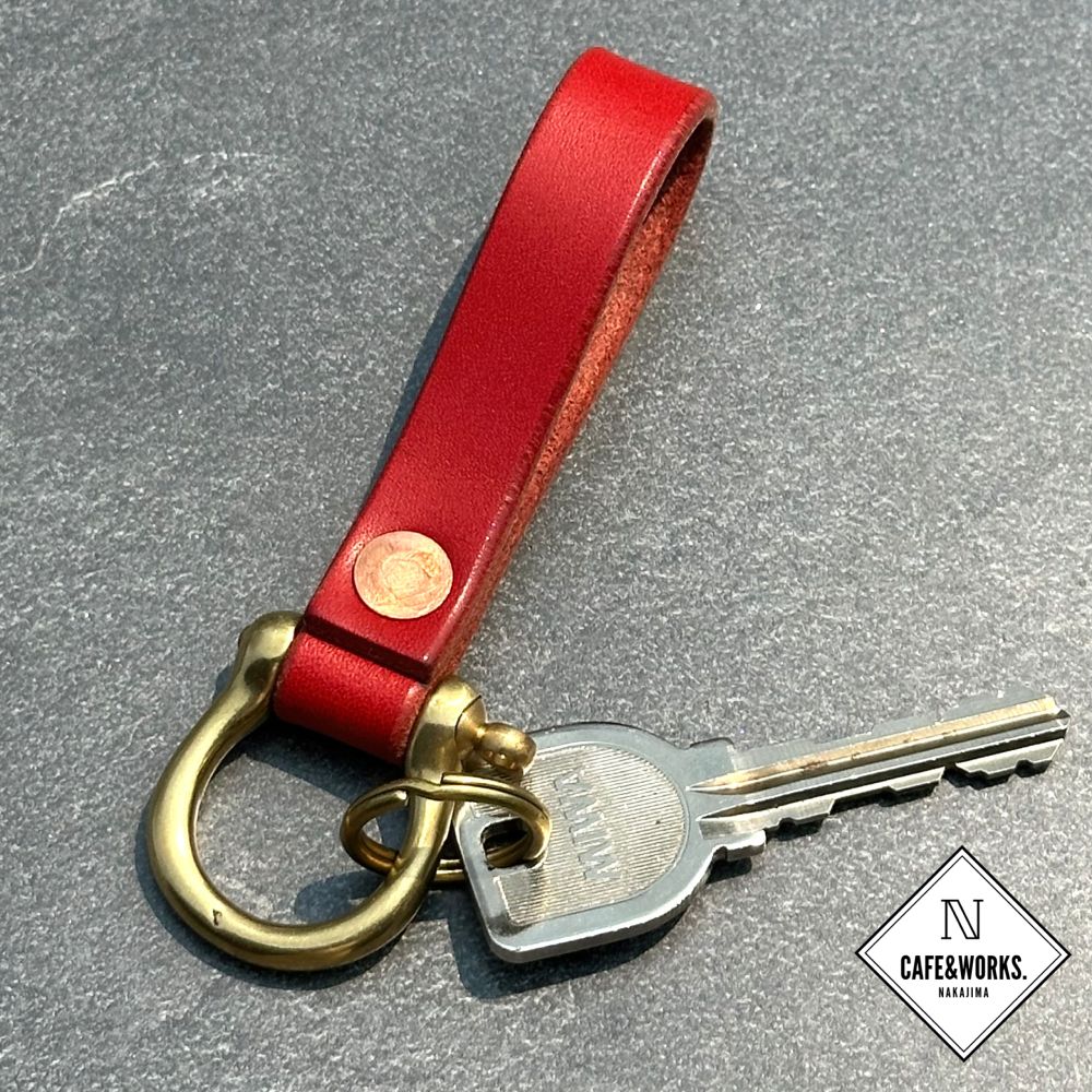 11-186 【年内配送12月15日入金まで】レザークラフト：真鍮シャックル本革レザーキーホルダー小（レッド） within2025