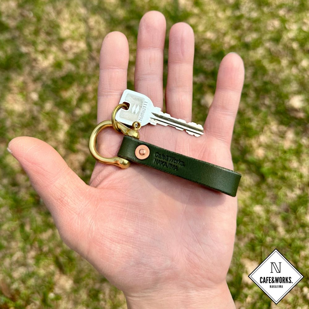 11-186 【年内配送12月15日入金まで】レザークラフト：真鍮シャックル本革レザーキーホルダー小（レッド） within2025