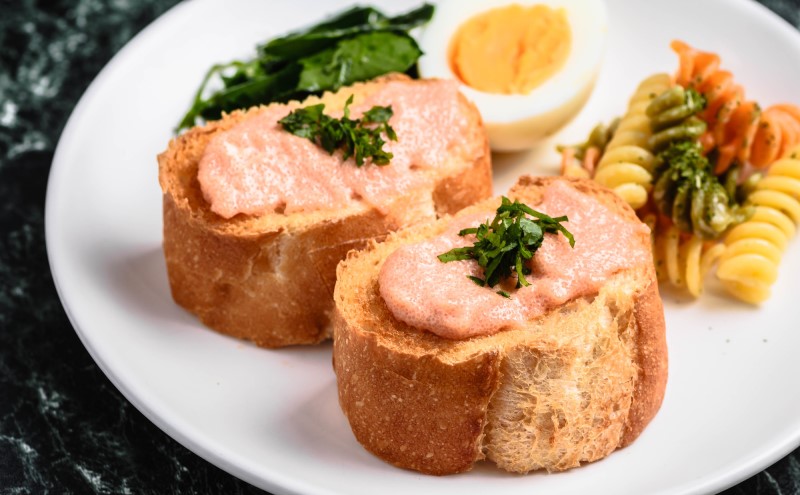 訳アリ 辛子明太子 小切約1kg（約100g×10p） 魚卵 つまみ 酒のあて 肴 ご飯のお供 おかず おにぎりの具 家庭用 ピリ辛 パスタ うどん ソース アレンジ 食材 海の幸 ※配送不可：離島