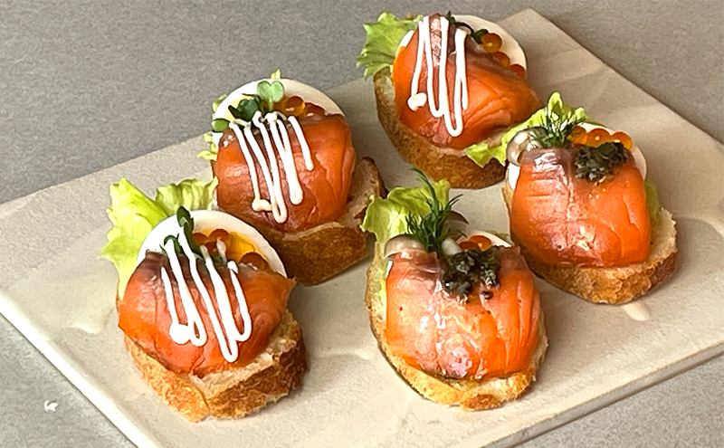 宮古トラウトサーモン 冷燻 極 1枚 トラウトサーモン サーモン 魚 魚介 魚介類 燻製 ご飯のお供 ごはんのお供 おつまみ おかず 冷凍 岩手 岩手県 宮古市