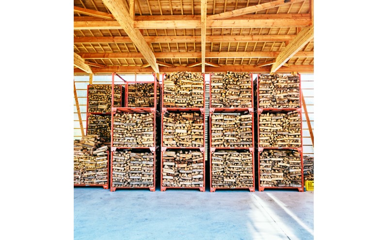 乾燥薪 スギ・ヒノキ薪15kg 30cm中割り キャンプ 焚き火 薪ストーブ 最初の火力調整 薪 アウトドア 福井県 若狭町	スギ薪 15kg 中割