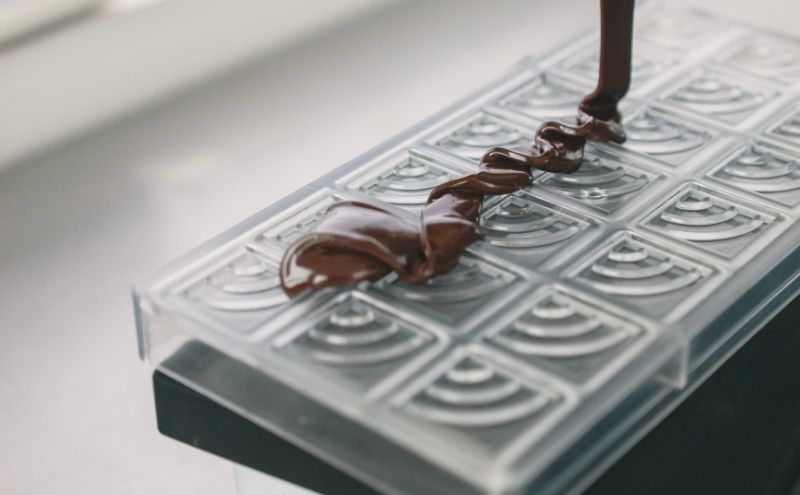 チョコレート SUNNY CHOCOLATE クラフトチョコレート【アソート缶 （3種 12枚入）+「豆 -Mame- /ピーナッツチョコレート」】 チョコ お菓子 落花生 アソート 墨田区 東京都