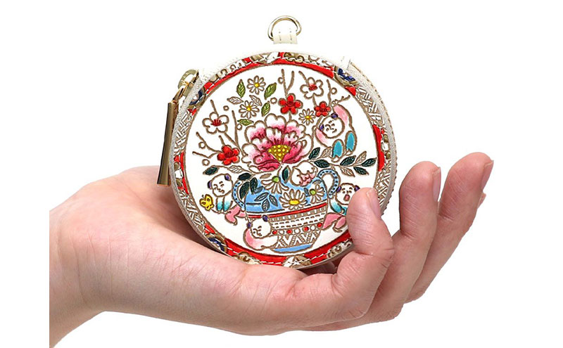 【文庫屋大関】マカロンポーチ 唐子【皮革工芸品】 ポーチ ミニポーチ 小物入れ アクセサリー入れ イヤホン入れ 収納 保管ケース 手のひらサイズ  本革 革 皮革 工芸品 工芸 雑貨 ギフト プレゼント 日本製 東京