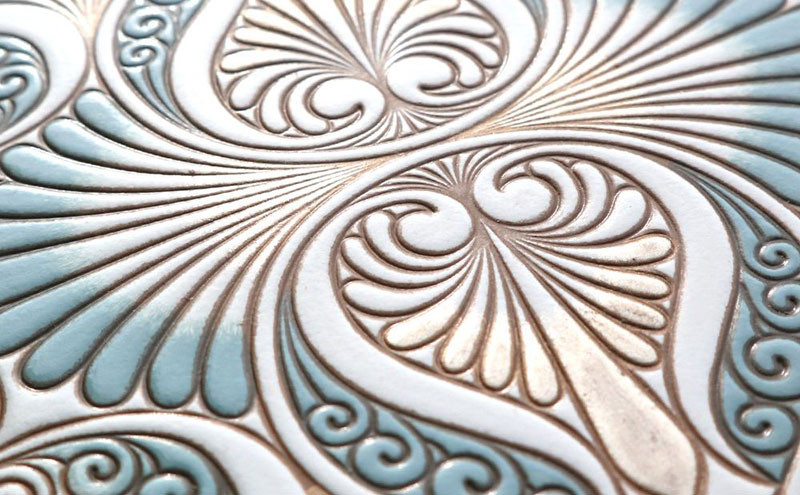 【文庫屋大関】マカロンポーチ ロカイユ＜ブルーグレー＞【皮革工芸品】 ポーチ ミニポーチ 小物入れ アクセサリー入れ イヤホン入れ 収納 保管ケース 手のひらサイズ  本革 革 皮革 工芸品 工芸 雑貨 ギフト プレゼント 日本製 東京