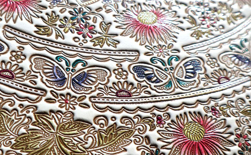 【文庫屋大関】マカロンポーチ 茉莉花＜珊瑚＞【皮革工芸品】 ポーチ ミニポーチ 小物入れ アクセサリー入れ イヤホン入れ 収納 保管ケース 手のひらサイズ  本革 革 皮革 工芸品 工芸 雑貨 ギフト プレゼント 日本製 東京