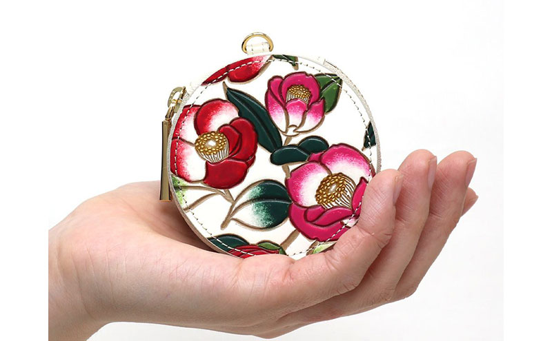 【文庫屋大関】マカロンポーチ 椿【皮革工芸品】 ポーチ ミニポーチ 小物入れ アクセサリー入れ イヤホン入れ 収納 保管ケース 手のひらサイズ  本革 革 皮革 工芸品 工芸 雑貨 ギフト プレゼント 日本製 東京