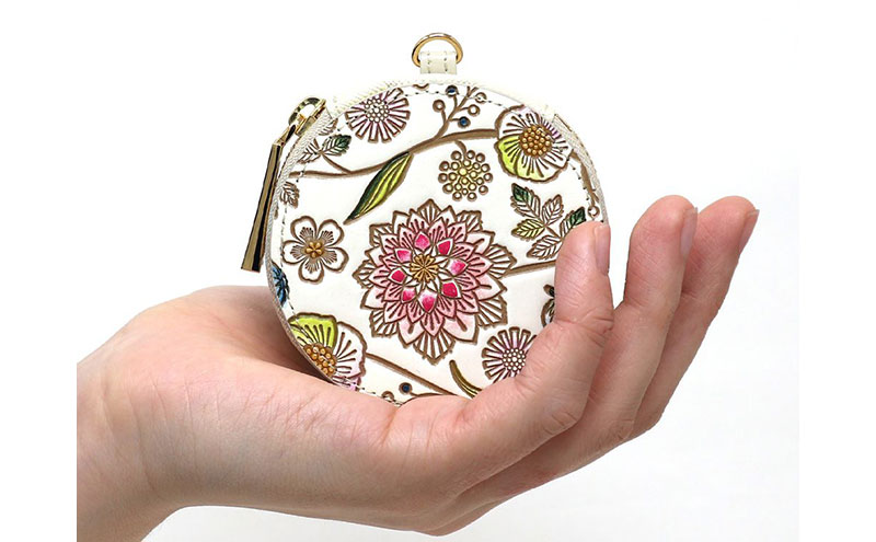 【文庫屋大関】マカロンポーチ ダリア＜ベリーピンク＞【皮革工芸品】 ポーチ ミニポーチ 小物入れ アクセサリー入れ イヤホン入れ 収納 保管ケース 手のひらサイズ  本革 革 皮革 工芸品 工芸 雑貨 ギフト プレゼント 日本製 東京