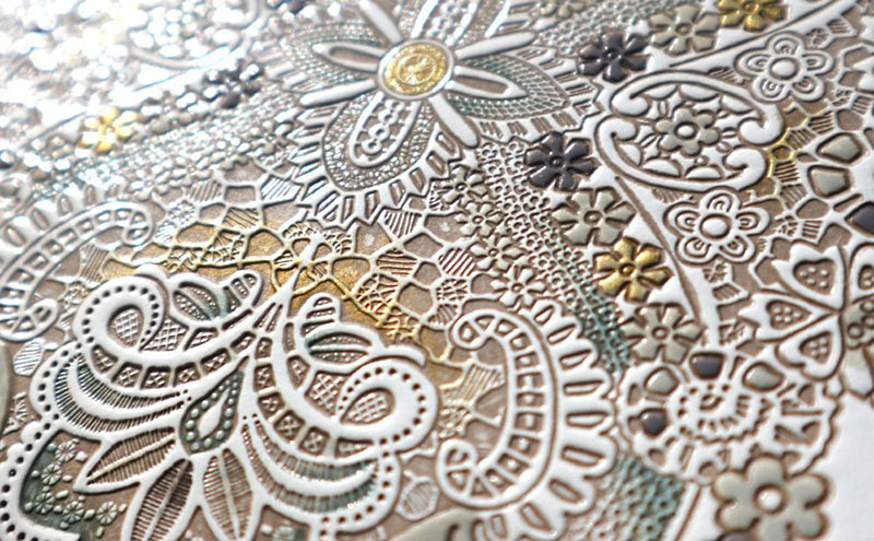 【文庫屋大関】マカロンポーチ アンティークレース＜オリーブ＞【皮革工芸品】 ポーチ ミニポーチ 小物入れ アクセサリー入れ イヤホン入れ 収納 保管ケース 手のひらサイズ  本革 革 皮革 工芸品 工芸 雑貨 ギフト プレゼント 日本製 東京