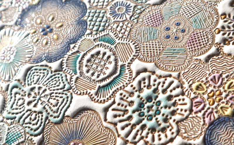 【文庫屋大関】マカロンポーチ 春らんまん＜瑠璃＞【皮革工芸品】 ポーチ ミニポーチ 小物入れ アクセサリー入れ イヤホン入れ 収納 保管ケース 手のひらサイズ  本革 革 皮革 工芸品 工芸 雑貨 ギフト プレゼント 日本製 東京