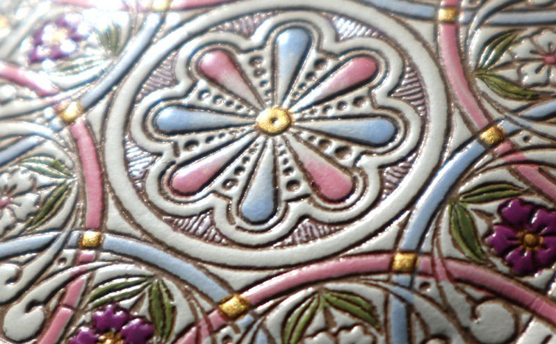 【文庫屋大関】マカロンポーチ ペタル【皮革工芸品】 ポーチ ミニポーチ 小物入れ アクセサリー入れ イヤホン入れ 収納 保管ケース 手のひらサイズ  本革 革 皮革 工芸品 工芸 雑貨 ギフト プレゼント 日本製 東京