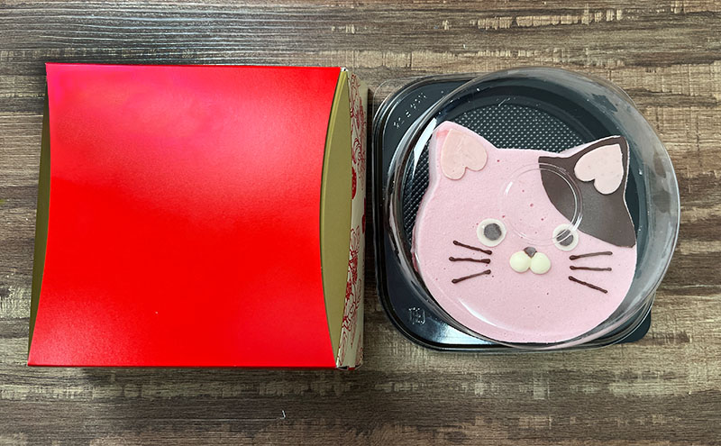 あまおうたっぷり ねこ ジェラートケーキ スイーツ ギフト ケーキ　大人 猫 誕生日 子供  猫型 15cm 誕生日 記念日 ねこ バースデー ネコ 動物 モチーフ 猫型 アニマルケーキ 猫の日　訳あり冷凍いちご使用　あまおう