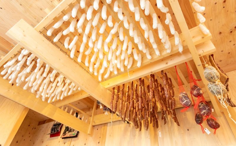 サラミ 白かびサラミ2本とチョリソ1本のセット ロワール チョリソ セット 詰め合わせ ギフト 肉 お肉 豚肉 豚 ポーク 加工品 白カビ つまみ おつまみ 酒のつまみ 冷蔵 愛知 愛知県 日進市