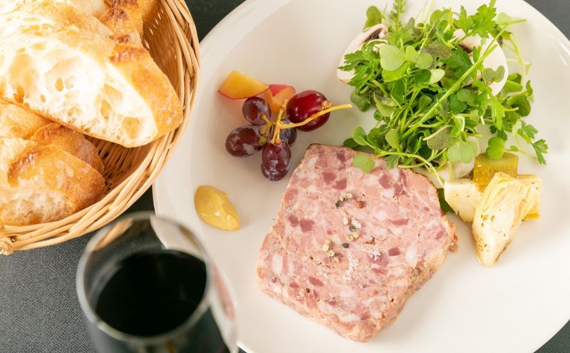 サラミ 白かびサラミ2本とチョリソ1本のセット ロワール チョリソ セット 詰め合わせ ギフト 肉 お肉 豚肉 豚 ポーク 加工品 白カビ つまみ おつまみ 酒のつまみ 冷蔵 愛知 愛知県 日進市