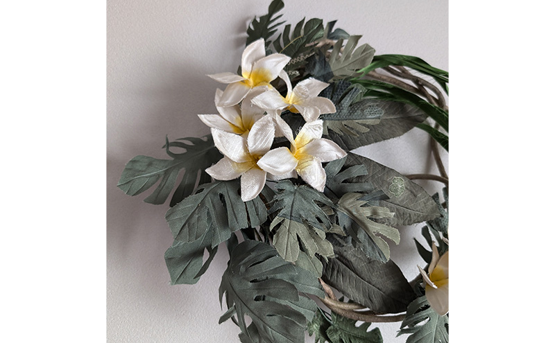 プルメリアのリース　花　インテリア　ギフト　プレゼント　着物　アレンジ　おしゃれ   お祝い