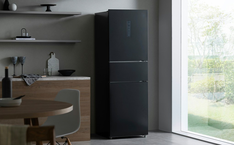 冷蔵庫 冷凍冷蔵庫 アイリスオーヤマ IRSN-HF24A-B ブラック 3ドア 冷蔵 冷凍 ソフト冷凍 冷凍室 235L 自動霜取り 一人暮らし 二人暮らし 新生活