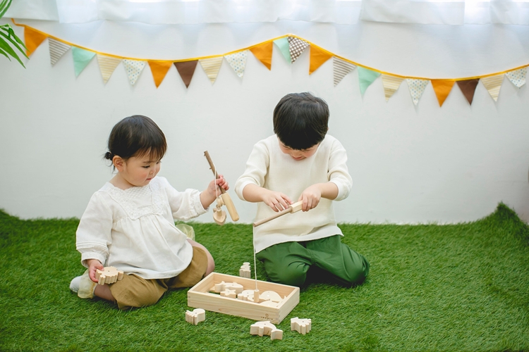 IKONIH 魚釣りセット ｜ おもちゃ 子供 こども オモチャ 玩具 プレゼント お祝い 木 出産祝い 安全 オーガニックトイ ファーストトイ 魚 釣り 遊び ままごと 釣り具 アイコニー