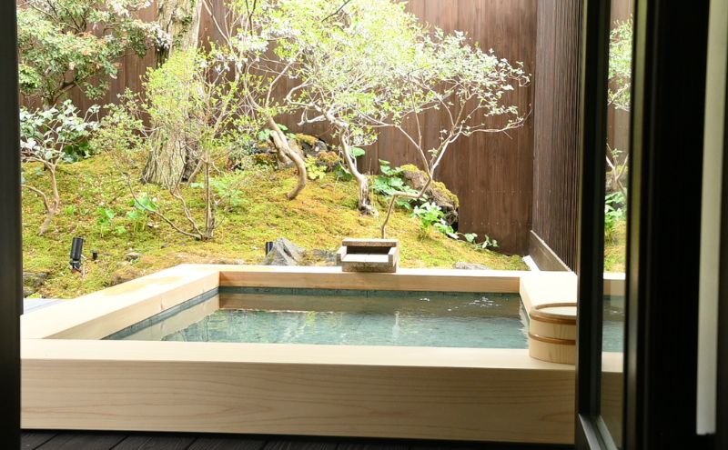 チケット 静岡 葛城 北の丸 桜殿 ペア宿泊券（1泊2食 吟コース） 宿泊券 食事 自然 料理 グルメ 旅行 露天風呂 古民家 伝統建築 袋井市 静岡県