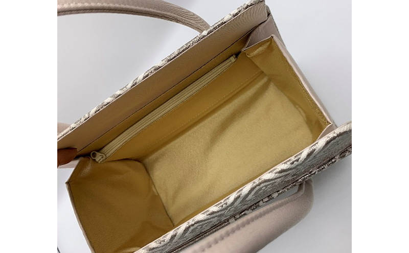 バッグ 珠陽工芸 上合わせフォーマルボストンバッグ 正絹プラチナ箔 鞄 カバン ボストンバッグ レディース フォーマル 工芸品 自立型 ファッション 洋装 和装 雑貨 墨田区 東京都