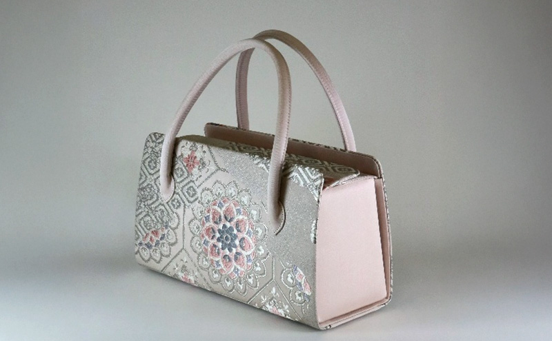 バッグ 珠陽工芸 上合わせフォーマルボストンバッグ 正絹プラチナ箔 鞄 カバン ボストンバッグ レディース フォーマル 工芸品 自立型 ファッション 洋装 和装 雑貨 墨田区 東京都