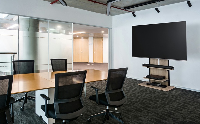 テレビ台 スタンドテレビ台 UTS-900R-LN ライトナチュラル テレビスタンド ハイタイプ おしゃれ アイリスオーヤマ テレビ台 壁掛け風 テレビ台 木目調 テレビボード スタンドテレビ台 省スペース スリム 高さ調節 自立 新生活 65型 65インチ 75型