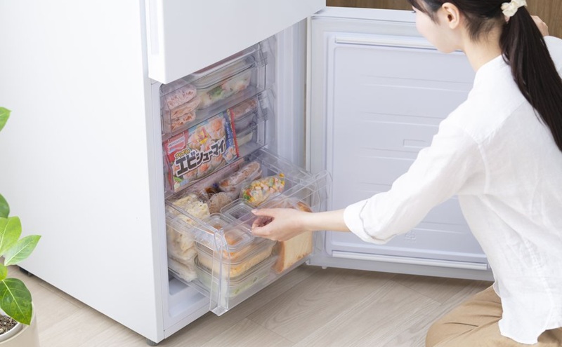 冷凍冷蔵庫 153L IRSN-HF15A-W ホワイト 冷蔵庫 2ドア アイリスオーヤマ ファン式 自動霜取り スリム 冷蔵 冷凍庫 薄型 右開き 急冷モード 新生活 一人暮らし