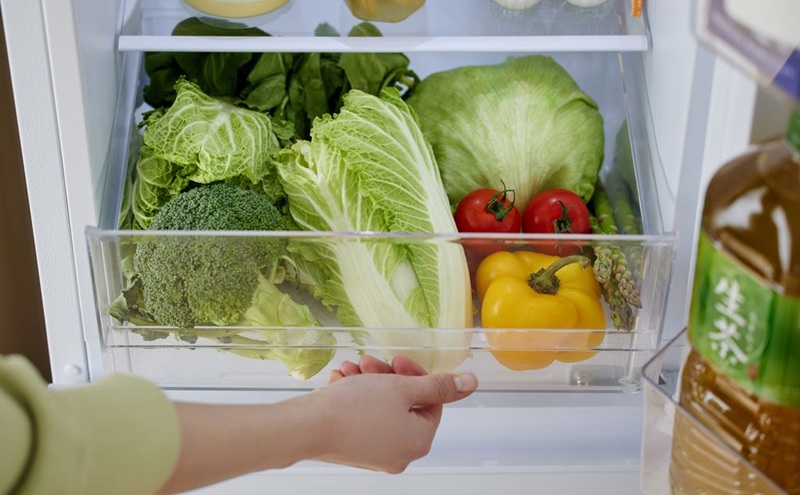 冷凍冷蔵庫 170L IRSD-17A-WH ナチュラルホワイト 冷蔵庫 2ドア アイリスオーヤマ 直冷式 スリム 冷蔵 冷凍庫 薄型 右開き 新生活 一人暮らし