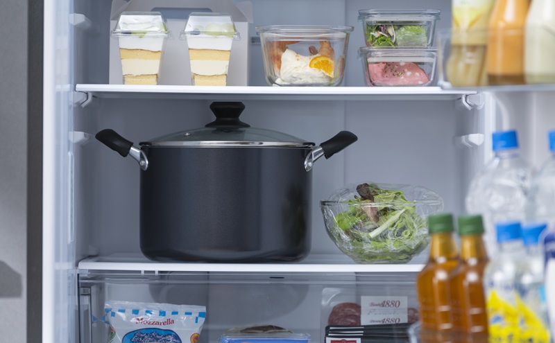 冷蔵庫 冷凍冷蔵庫 371L IRSN-37A-B ブラック 大型 冷凍室 アイリスオーヤマ 急冷モード 野菜室 ファン式 自動霜取り 霜取り不要 2人暮らし 家庭用 新生活 ブラック 黒 冷凍冷蔵庫