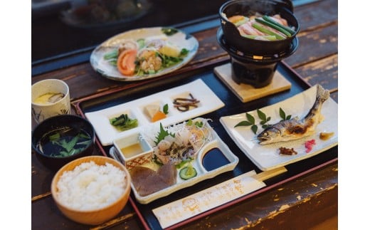 馬路温泉宿泊券/1泊2日ペア宿泊プラン（朝食・夕食付） 温泉旅館 温泉宿 ペア ホテル 旅行 旅行クーポン 父の日 母の日 高知県 馬路村 【385】