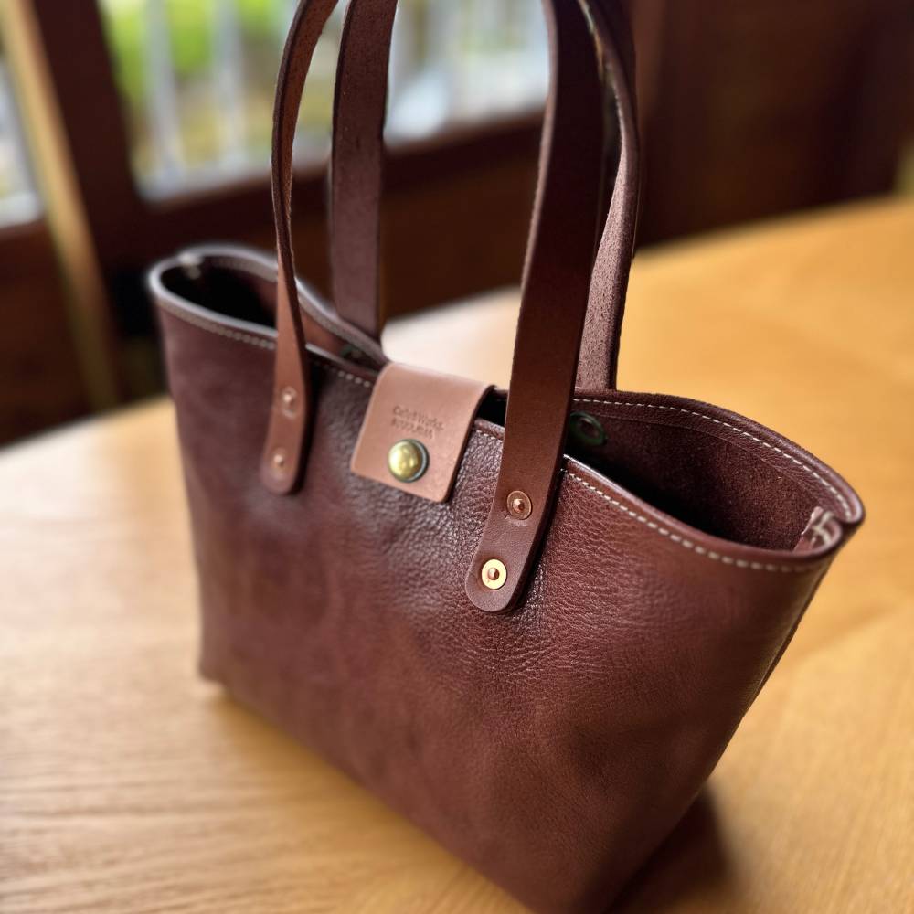 84-8 【年内配送12月15日入金まで】本革ミニトートバッグ（ブラウン）【レザークラフト】 within2025