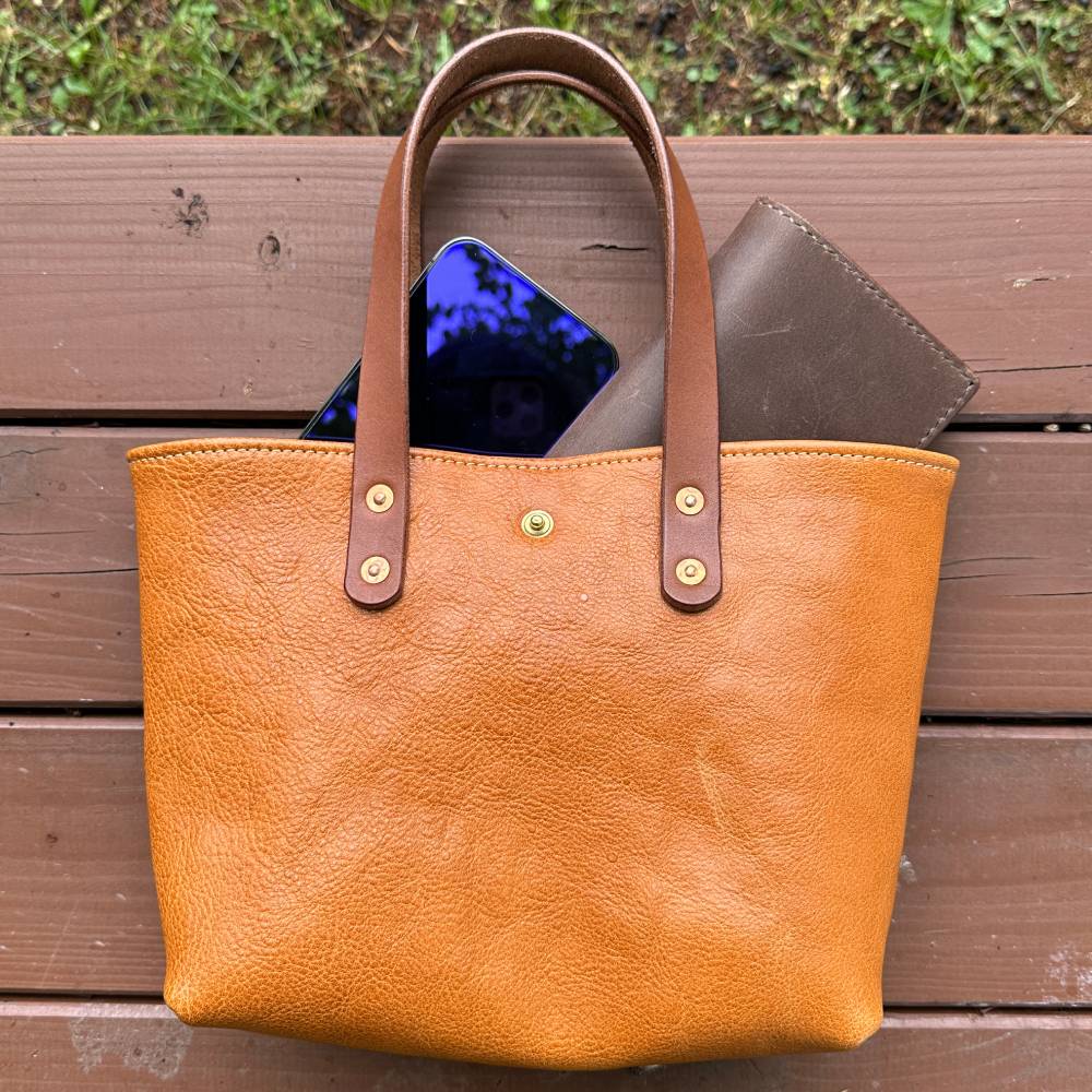 84-9 【年内配送12月15日入金まで】本革ミニトートバッグ（キャメル）【レザークラフト】 within2025